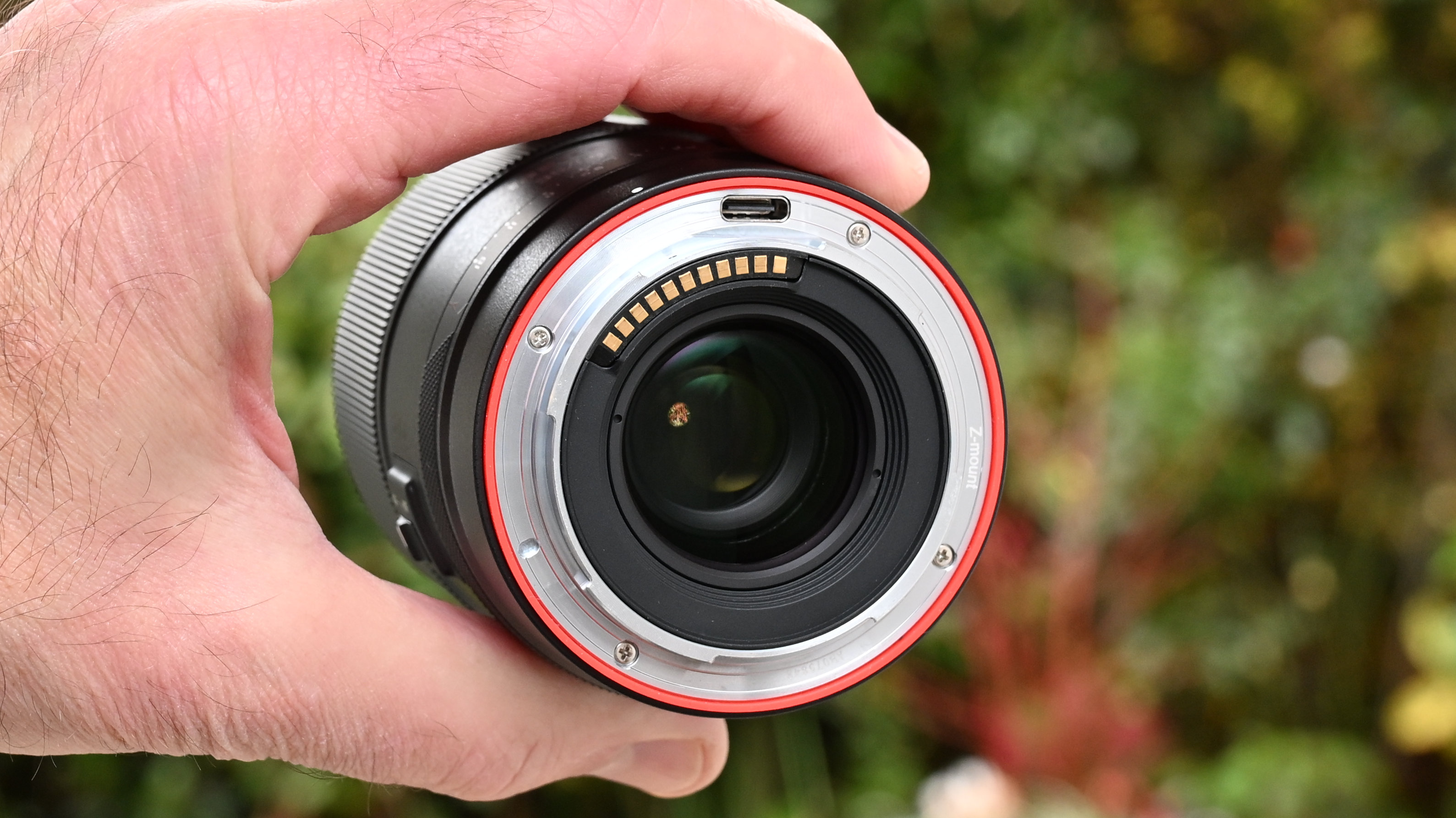 Meike 35mm f/1.8 Pro AF product shot