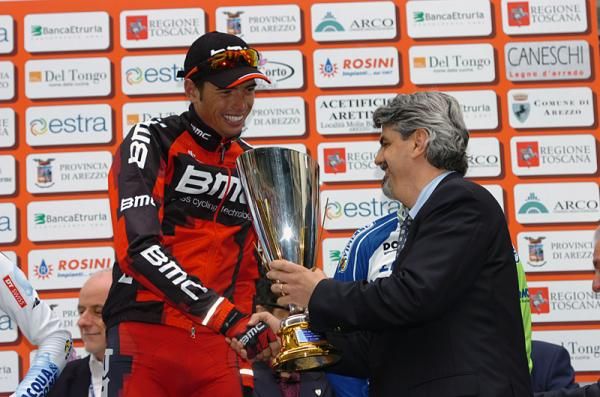 2012 Giro della Toscana winner Alessandro Ballan receives his trophy.