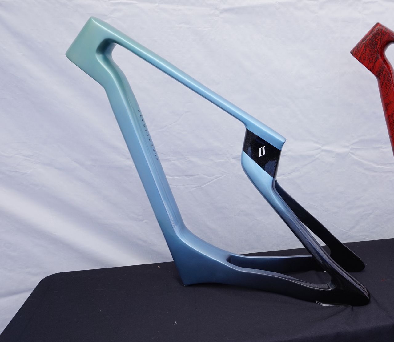 Superstrata 3D printed carbon frame