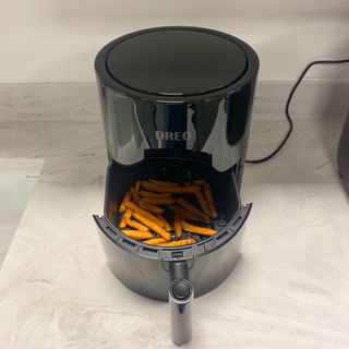 Image of Dreo air fryer during testing at facility