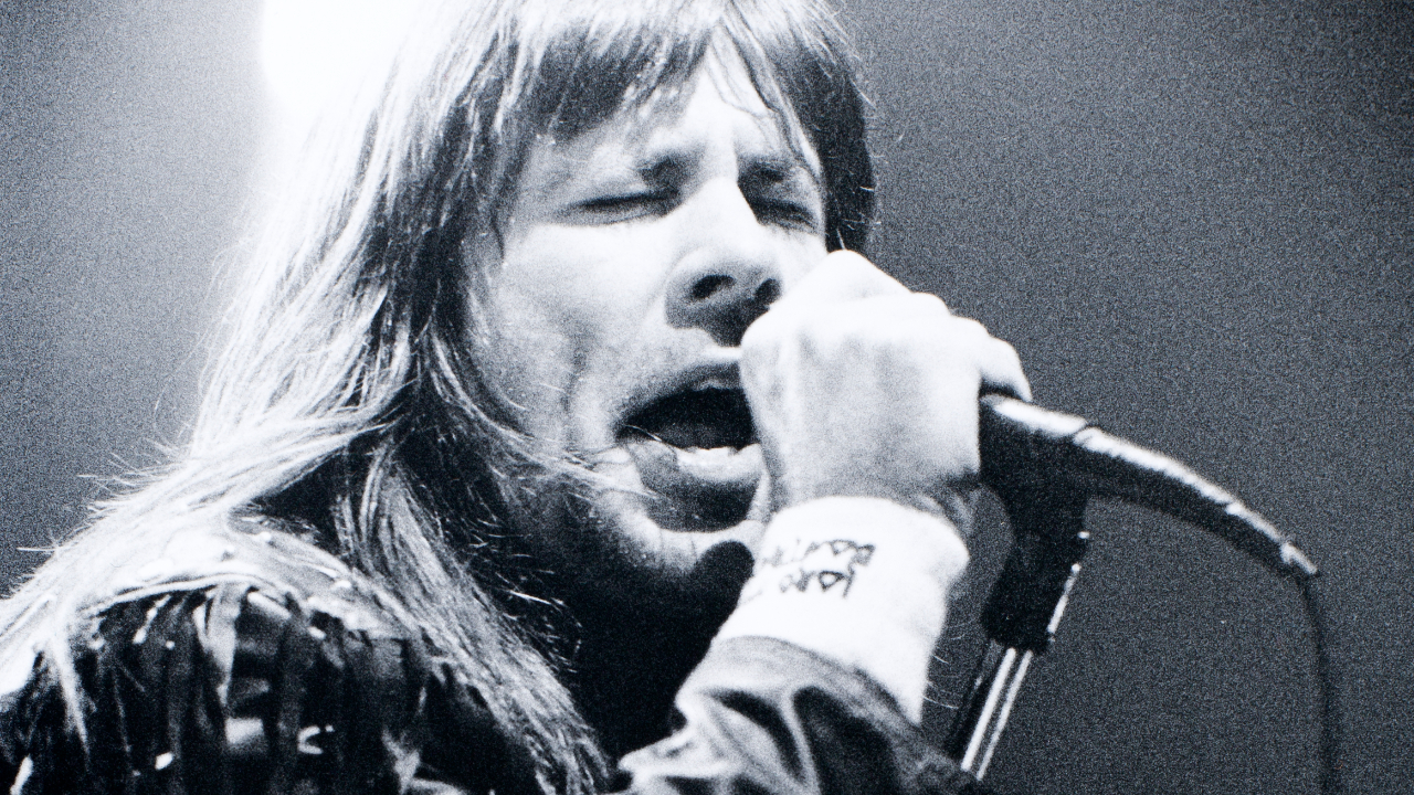Bruce Dickinson onstage in 1986