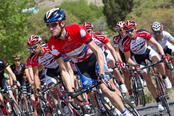 Rory Sutherland (UnitedHealthcare) riding at the front.