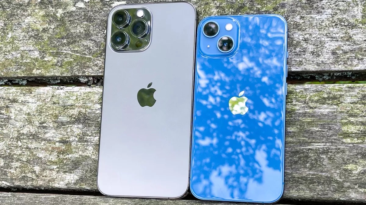 iPhone 13 Pro Max and iPhone 13