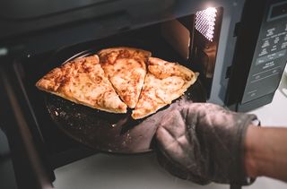 dominos pizza reheating hack