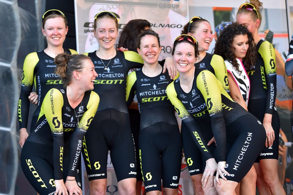 Mitchelton-Scott on the podium after stage 1 at Giro Rosa