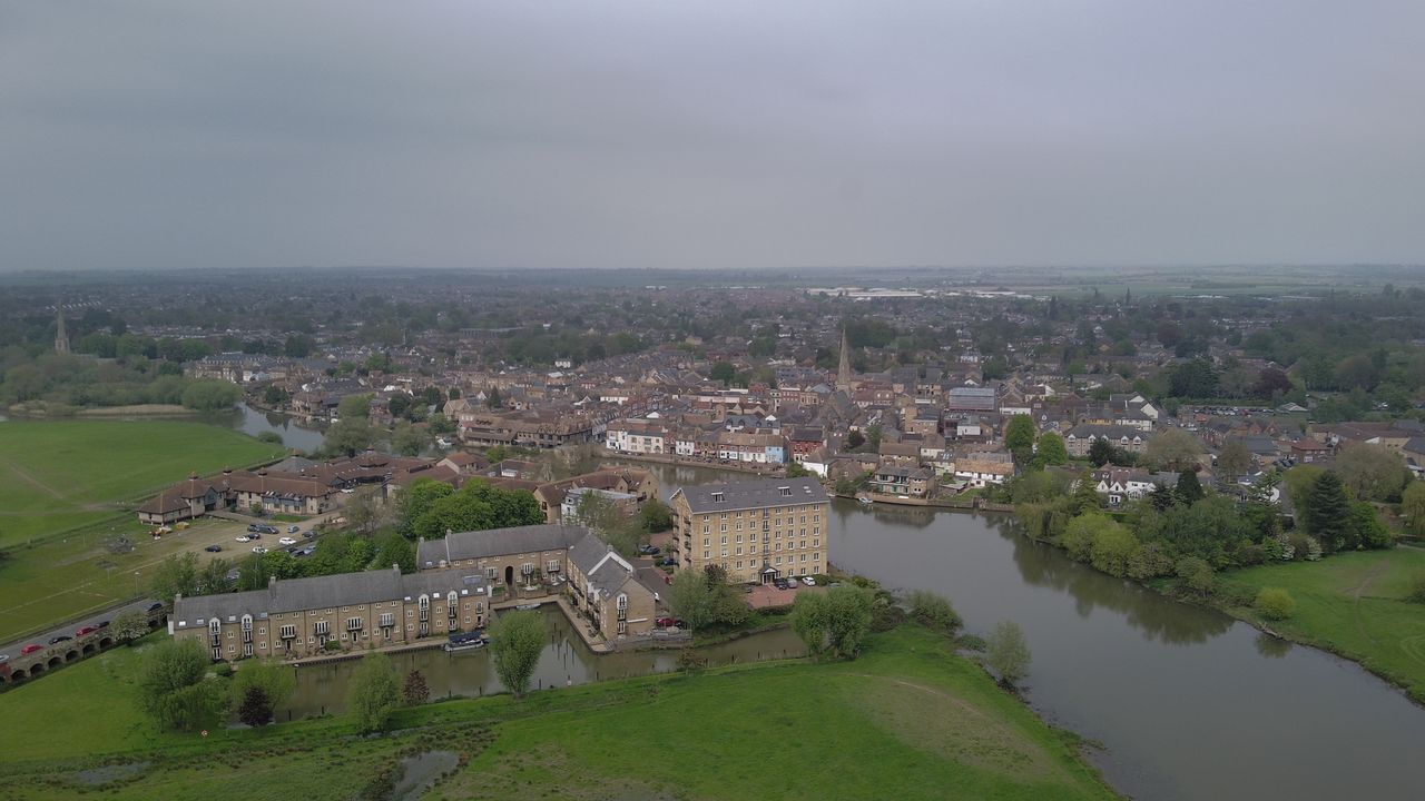 Photo of an urban area/town taken with the Holy Stone Sirius HS900