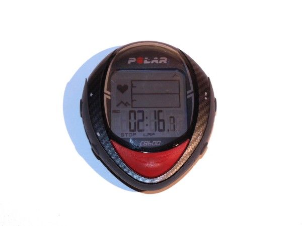 A real-time graph provides a quick visual indicator of heart rate and elevation information