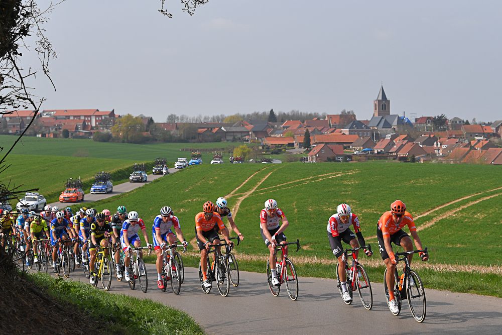 The Gent-Wevelgem peloton
