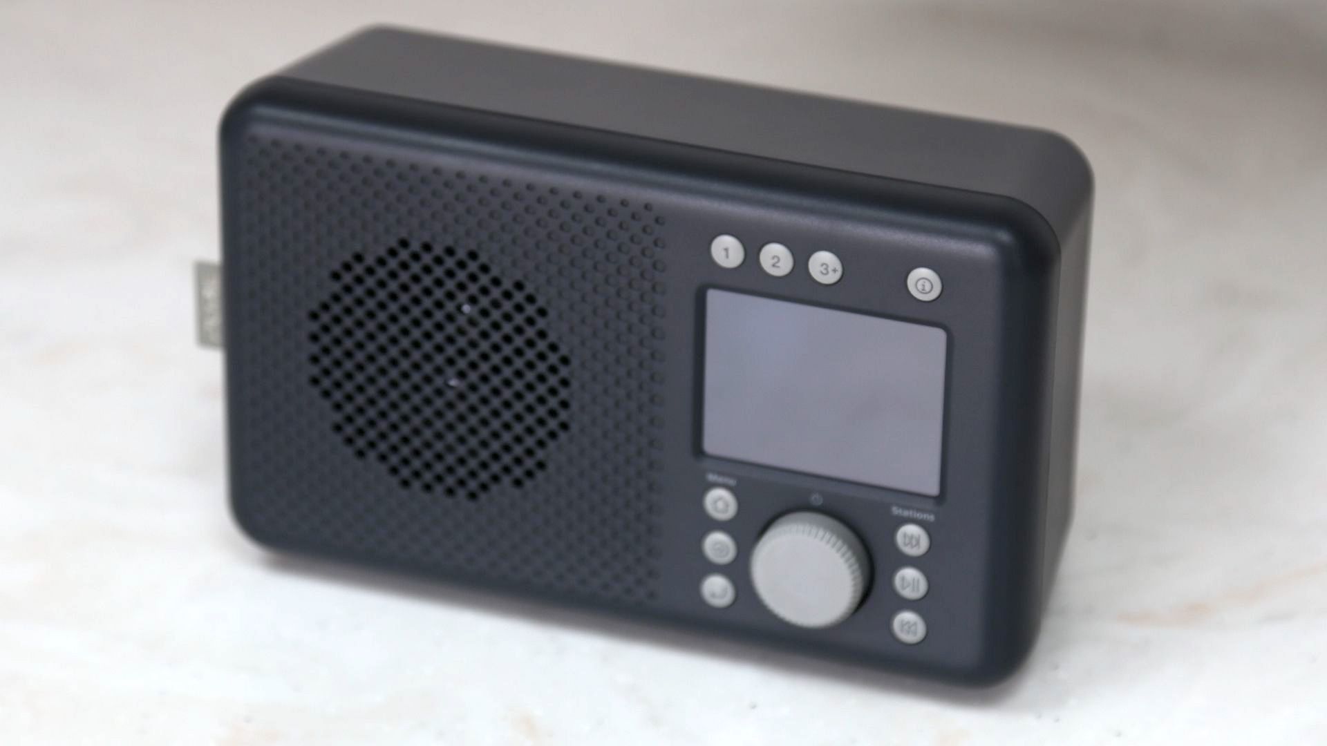 the pure elan connect dab radio in black