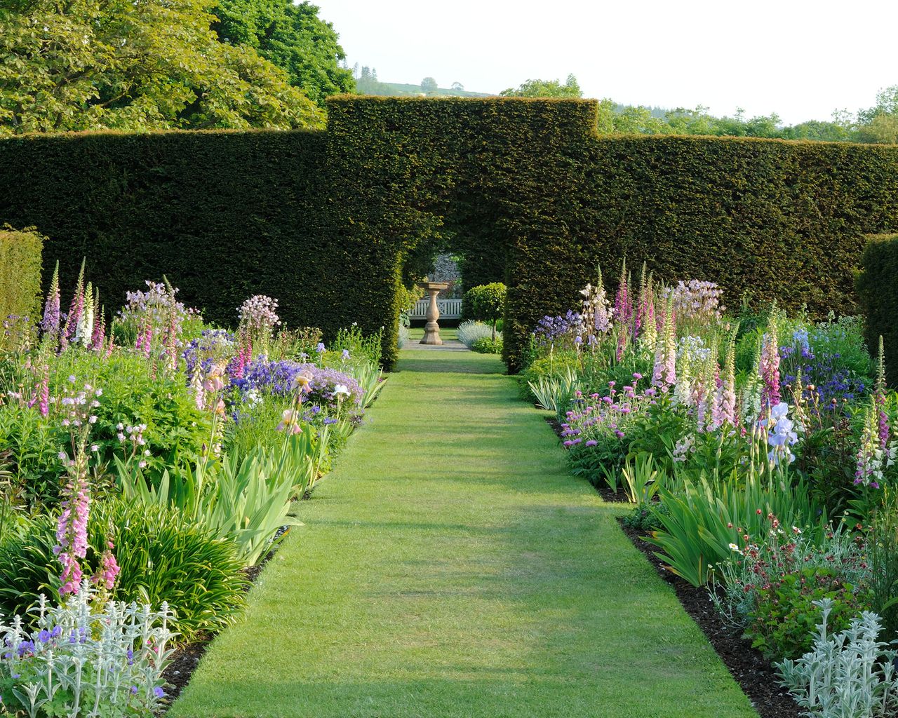 How to plant a flower bed: The essential guide | Homes & Gardens