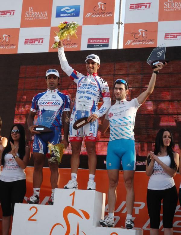 The stage podium: Danilo Napolitano (2nd, Katusha), Alberto Loddo (1st, Androni-Giocattoli) and Francisco Pacheco (3rd, Xacobeo-Galicia)