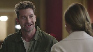Nick Marsh smiles at Meredith on Grey's Anatomy.