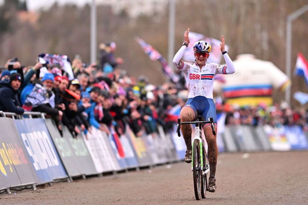 Zoe Backstedt realises she is the Under 23 cyclocross world title