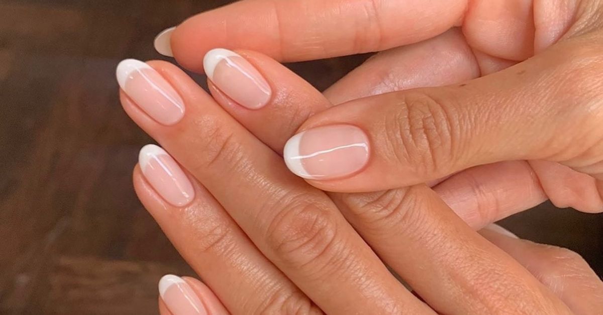 Elegant and Stylish—The Oval French Tip Nail Development Is One to Watch