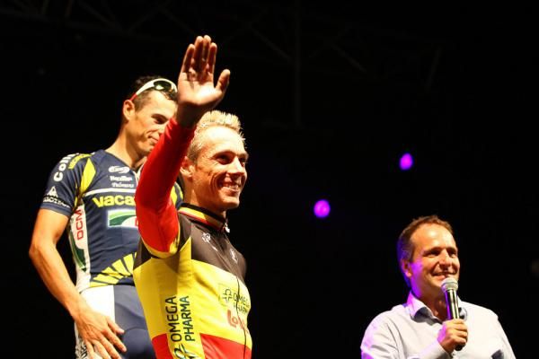 Gilbert waves to the crowd