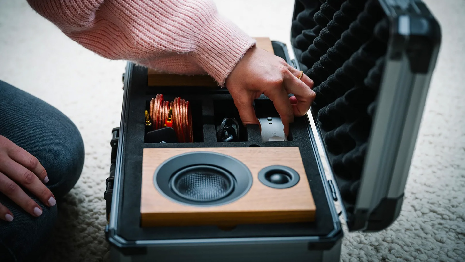 Pro-Ject Travel Set lifestyle image