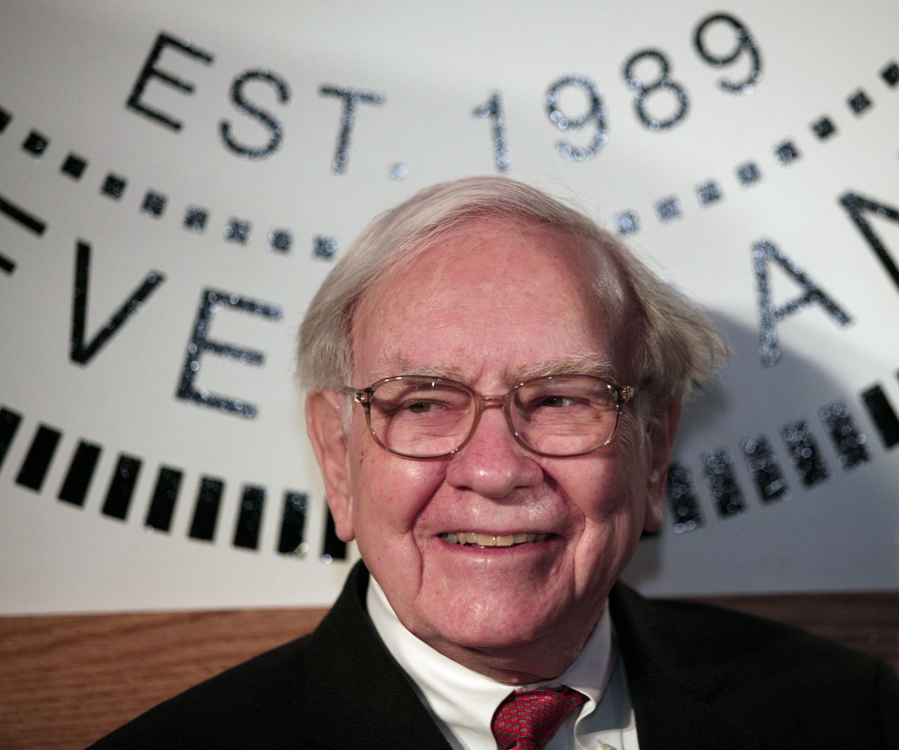 Warren Buffett just keeps getting richer