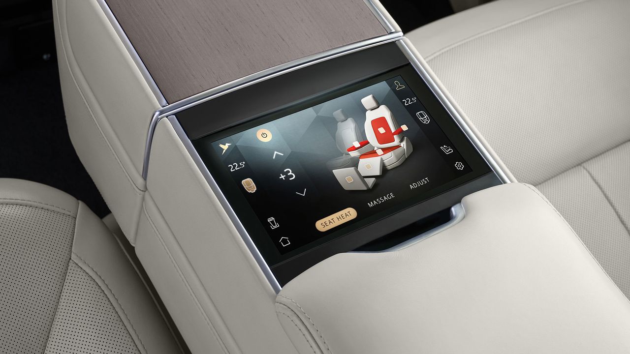 Rear display located between the seats