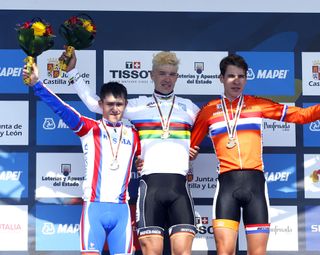Jonas Bokeloh wins the junior mens road race at the 2014 World Road Championships