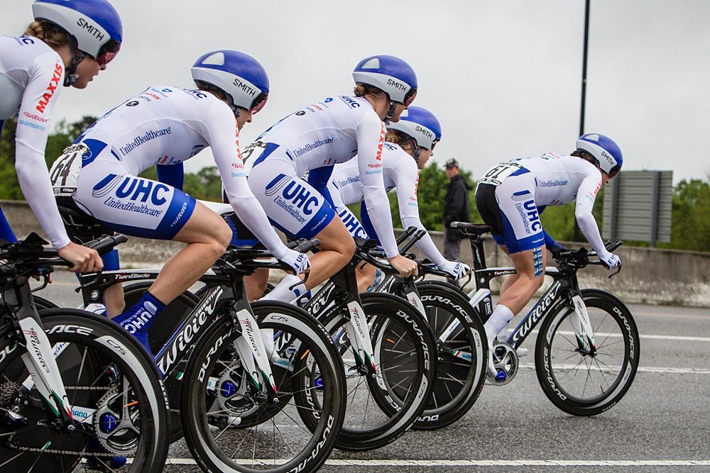 The UnitedHealthcare women leave the start