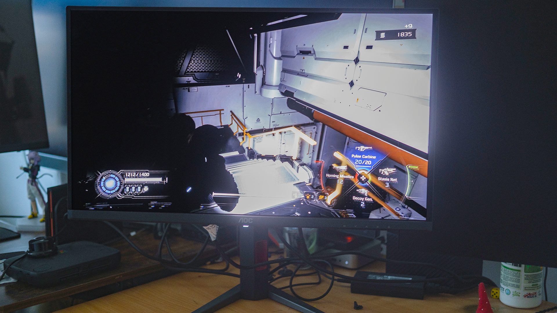Cheap build aside, the $600 AOC GAMING Q27G4ZD low-key OLED star