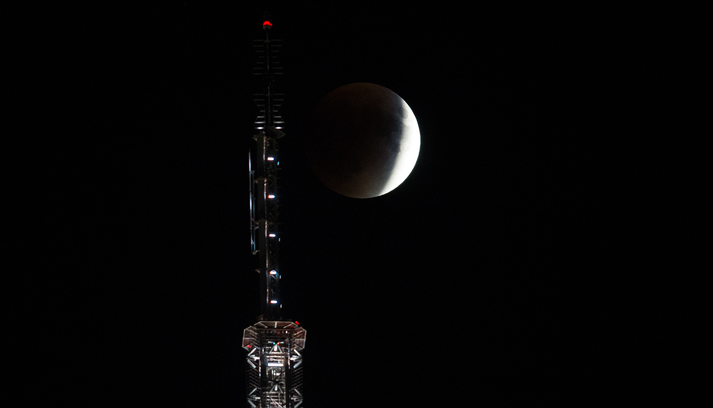 Amazing Photos of the Rare Supermoon Total Lunar Eclipse of 2015 | Space