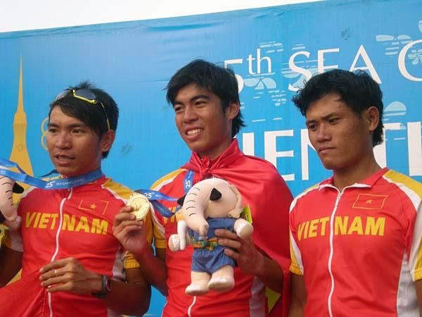 Team work paid off for Vietnam with gold and silver medals.