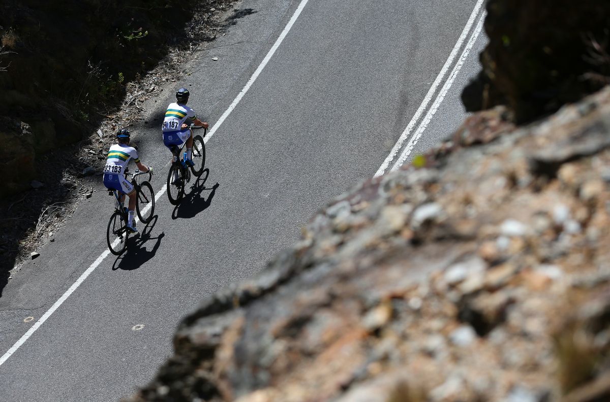 Zak Dempster and Alex Porter (UniSA-Australia) during stage 4