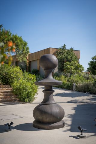 Gregor Hildebrandt sculpture outside at Bodrum Loft / Perrotin exhibition