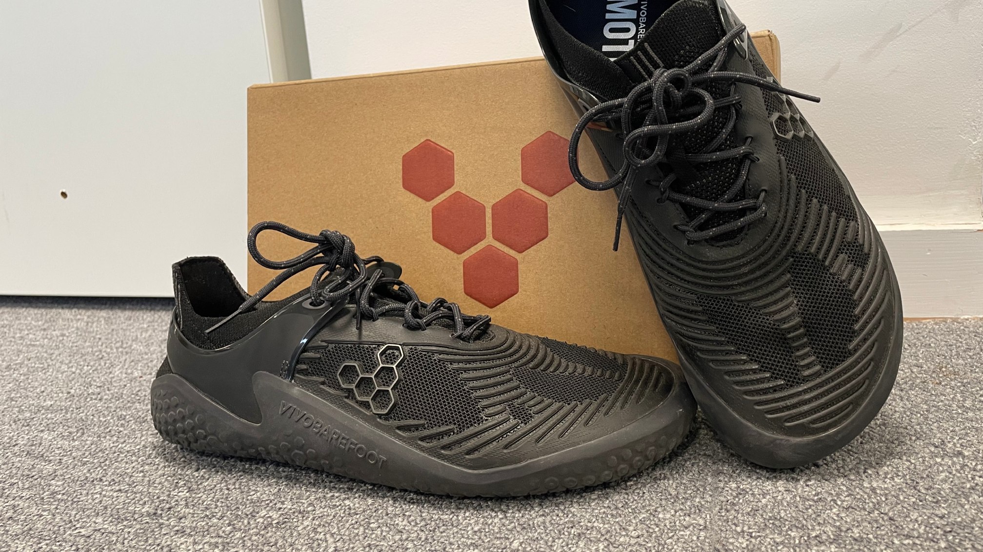 VivoBarefoot Motus Strength II in black
