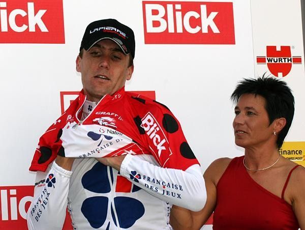 Mountains leader Bradley McGee (Fran&ccedil;aise Des Jeux) has a similarly difficult time.