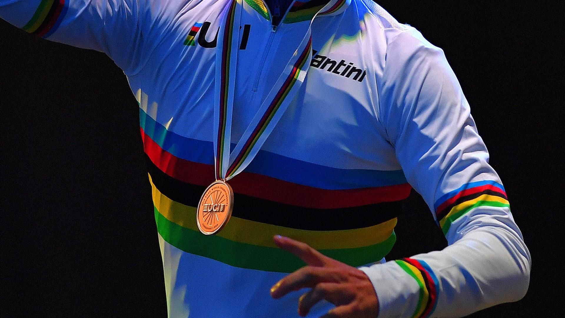 World champion. Цвета UCI. Радужная джерси.