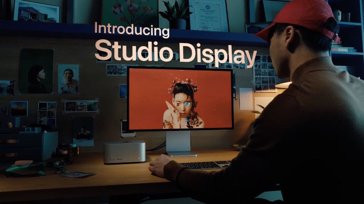 Apple Studio Display, as shown in the monitor&#039;s advertisement