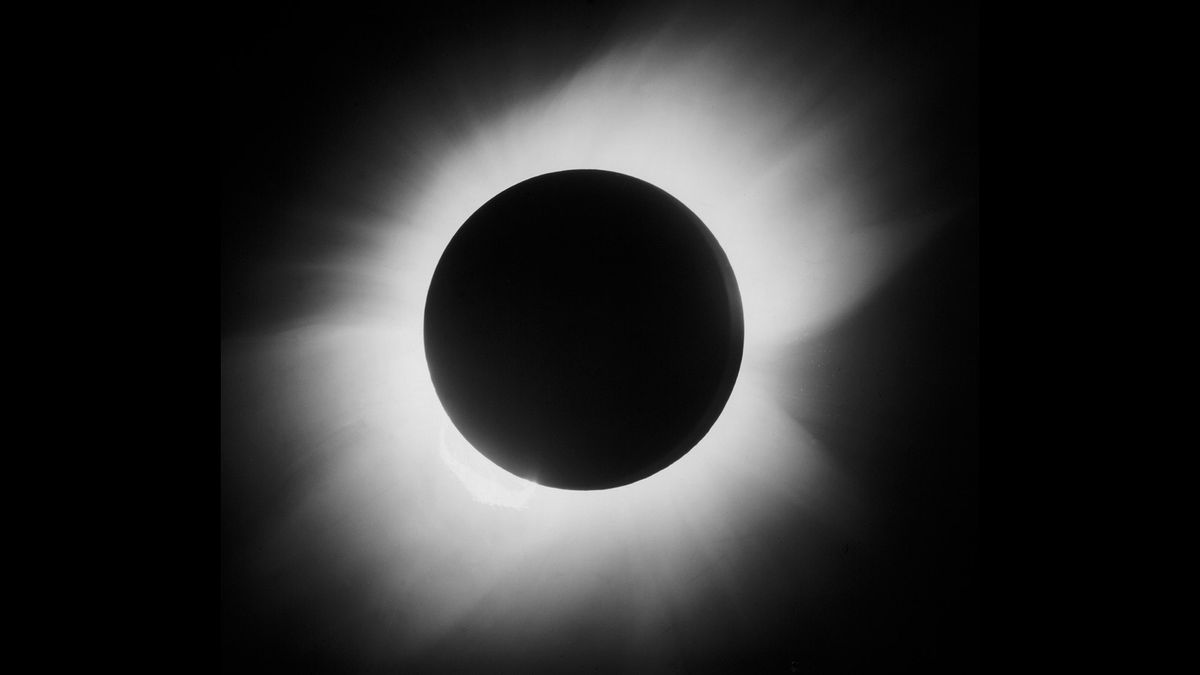 In Photos Einstein's 1919 Solar Eclipse Experiment Tests General