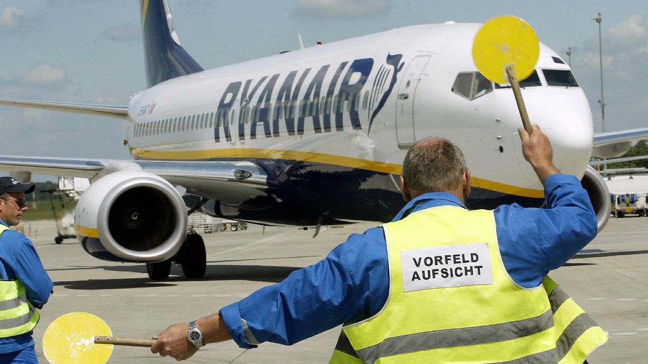 Ryanair plane 