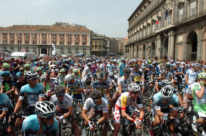 The peloton at the Giro start