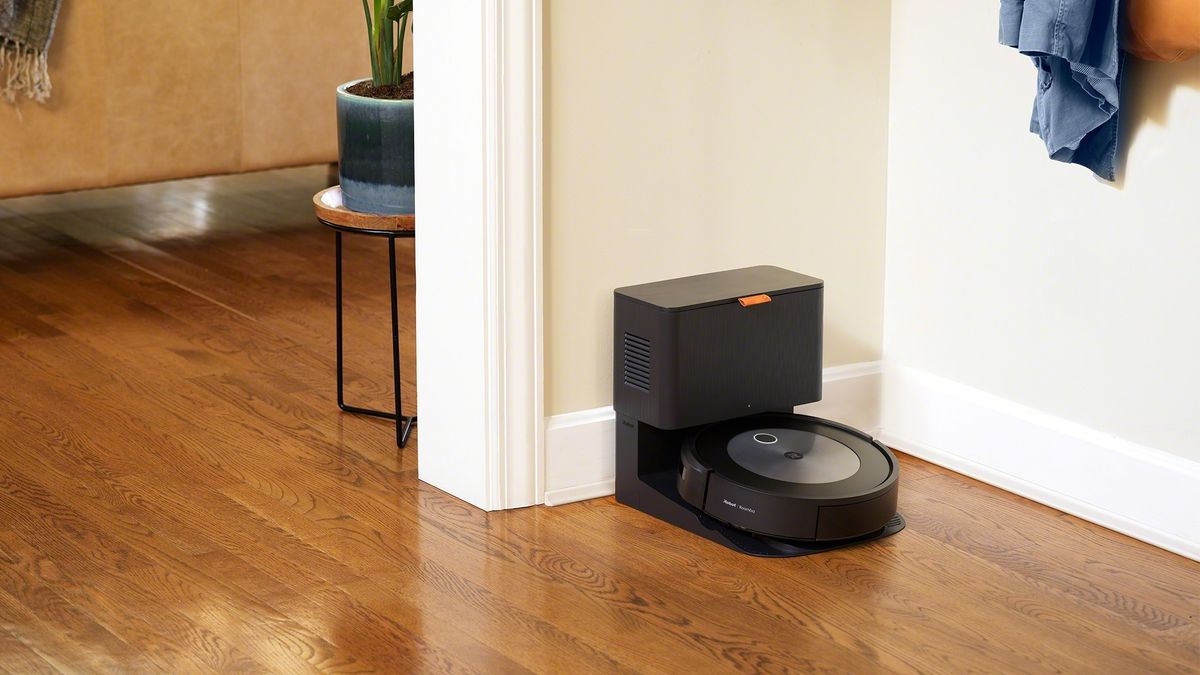 Best robot vacuums: 8 top options for autonomous cleaning | Homes 