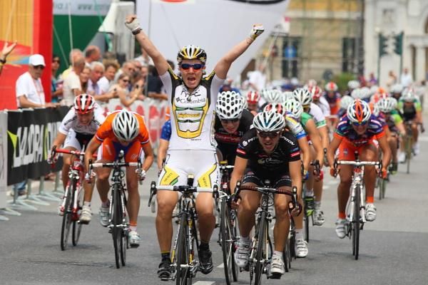 Ina Teutenberg (HTC-Columbia) won stage 1 of the Giro Donne