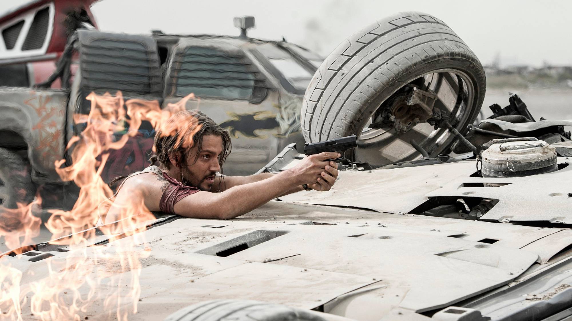 Diego Luna as Julio in &quot;Elysium&quot; movie (2013)