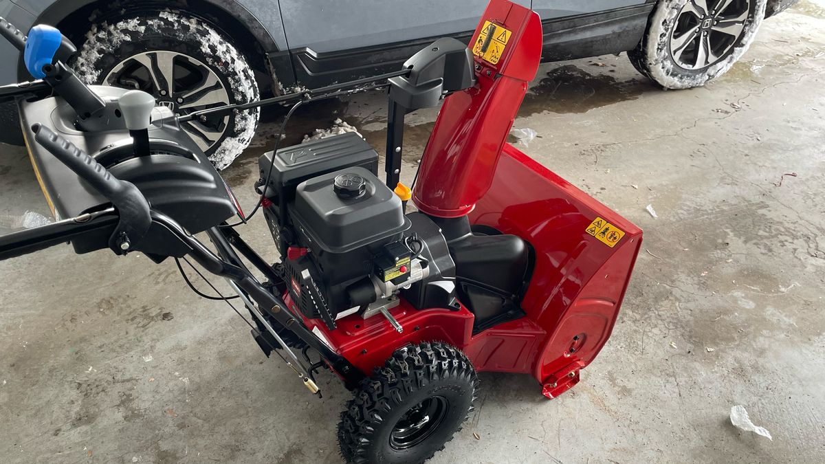 Toro Power Max 824 OE 24Inch Snow Blower review Top Ten Reviews