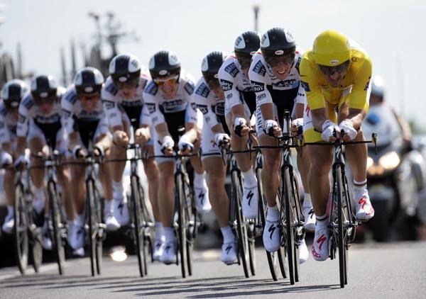 Fabian Cancellara (Saxo Bank) leads his team