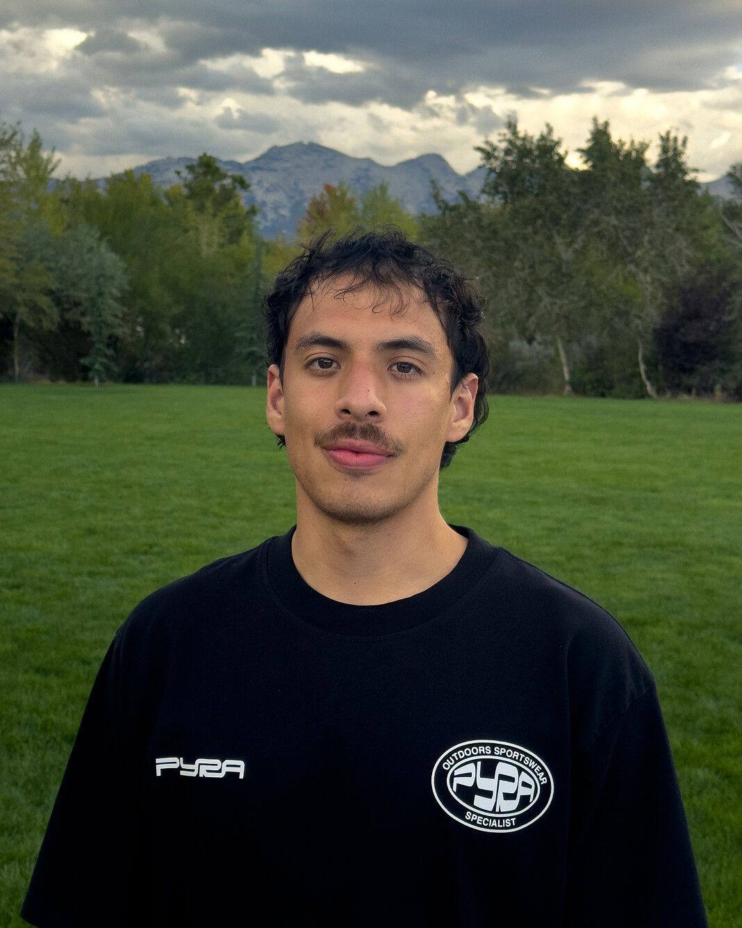 Portrait of Axel Molina.