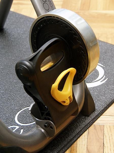 The resistance unit cam affords reasonably consistent tire pressure on the roller.