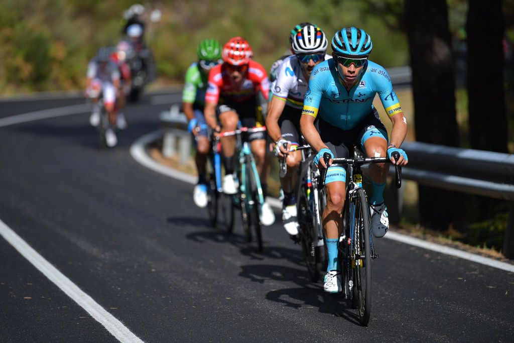 L&oacute;pez leads the GC group as Pogačar chases in the background