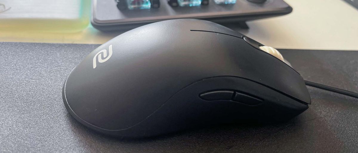 Zowie FK1 sitting on desk