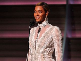 Beyoncé At The Grammys 2016