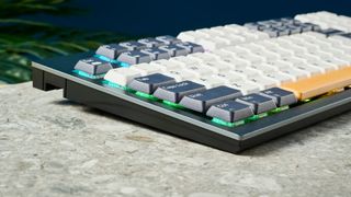 Photograph of KSI-Wombat Willow Pro mechanical keyboard