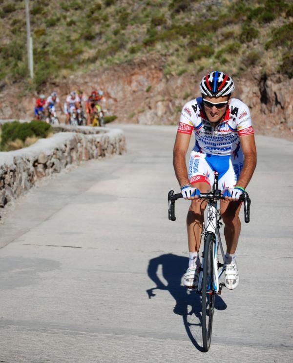 Spaniard Luis Mate (Androni-Giocattoli) launches his salvo on La Carolina
