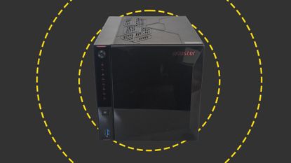 The Asustor Flashstor 6 on the ITPro background