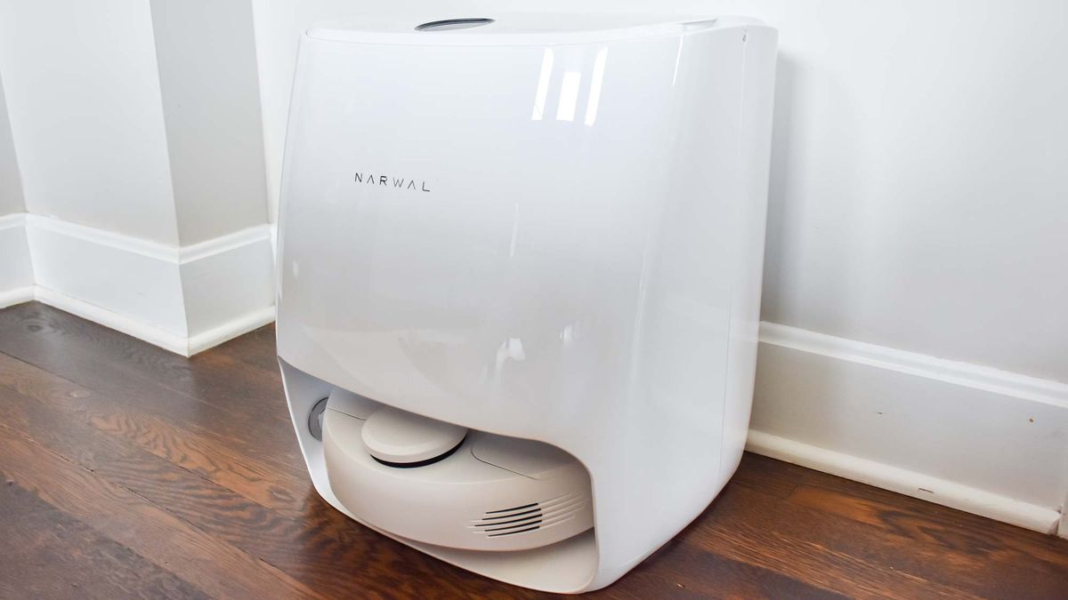 Narwal T10 in charging dock
